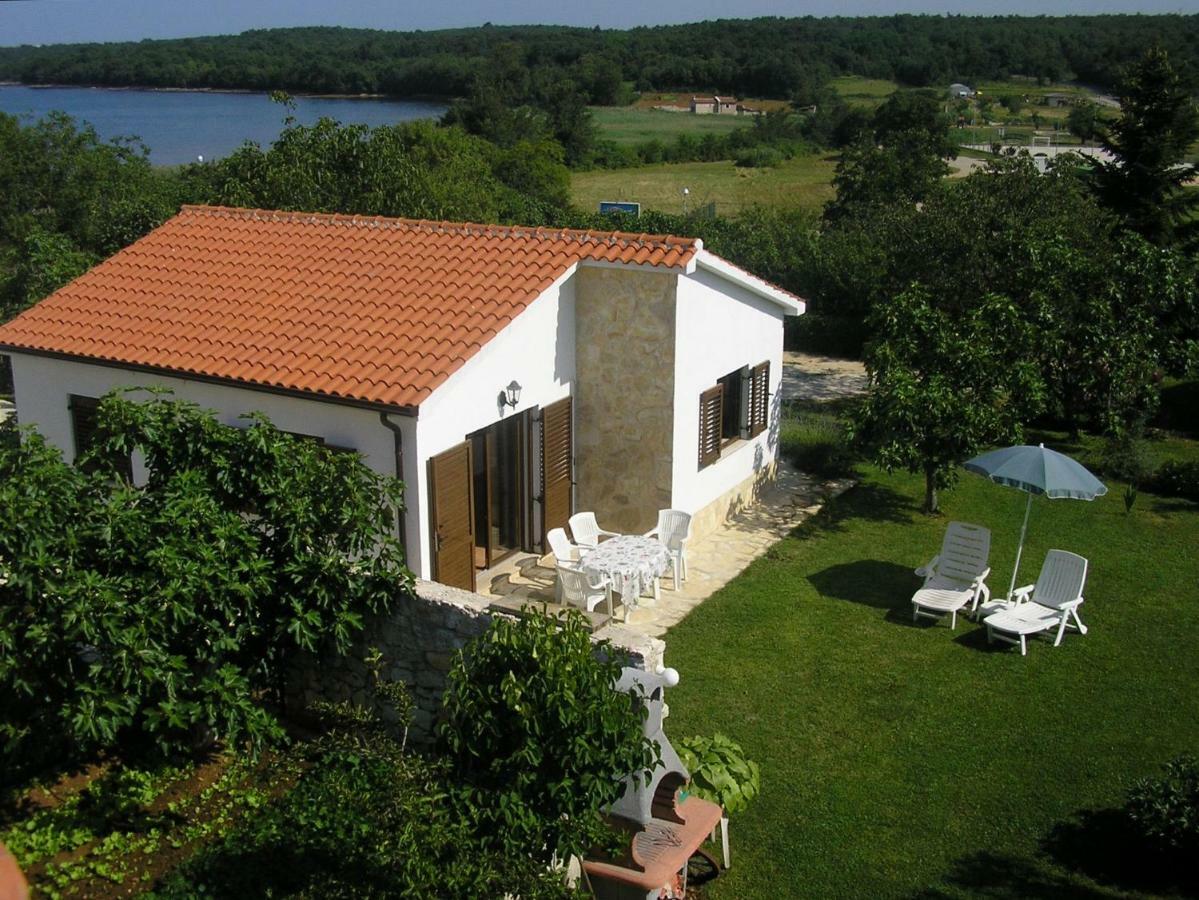 Bungalow Perla Funtana Bagian luar foto