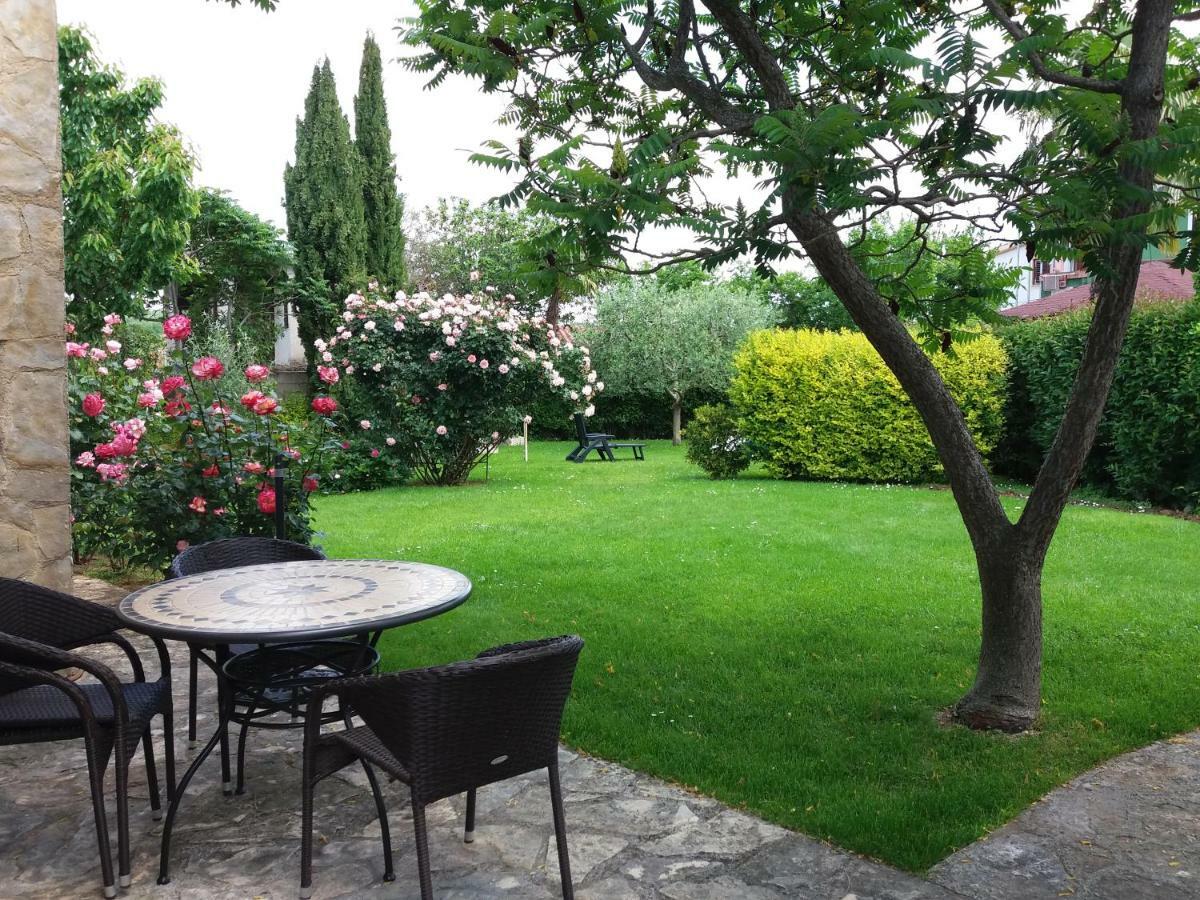 Bungalow Perla Funtana Bagian luar foto