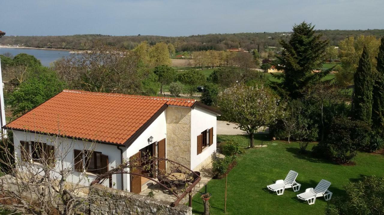 Bungalow Perla Funtana Bagian luar foto